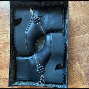 Women’s size 11 Killstar platform boots with chain